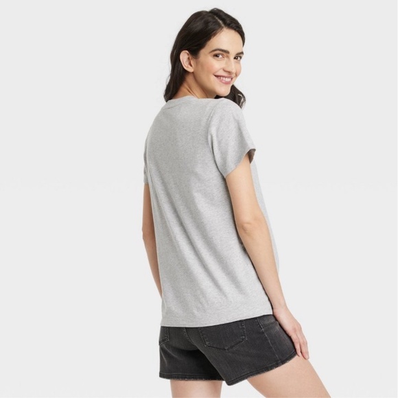 Short Sleeve Mama Embroidery Graphic Maternity T-Shirt - Baby Shower gift - Picture 7 of 9